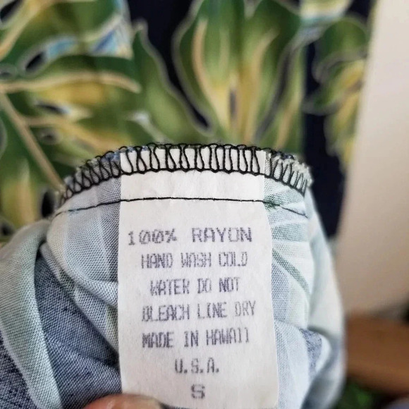 Hilo Hattie Women's HAWAIIN ORIGINAL Shift Dress Size S Blue Rayon Short Sleeves - Picture 3 of 7